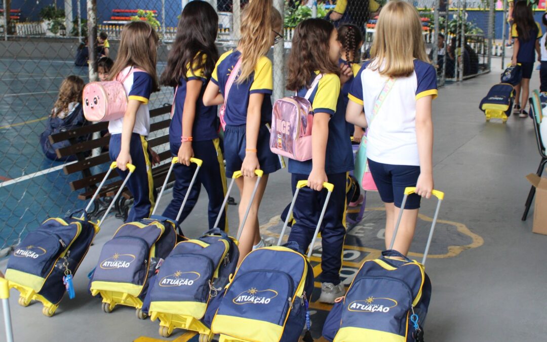 Retorno às aulas ajuda a reequilibrar a rotina das crianças após as férias